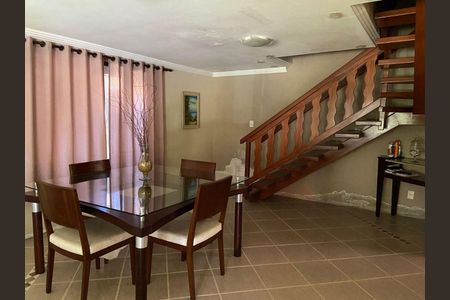 Casa à venda com 3 quartos, 303m² em Várzea das Moças, Niterói