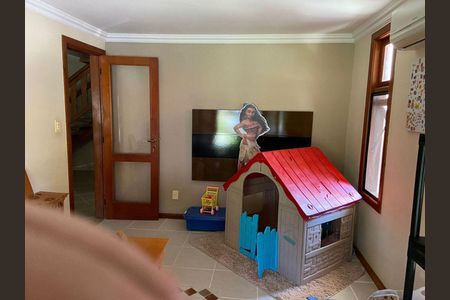 Casa à venda com 3 quartos, 303m² em Várzea das Moças, Niterói