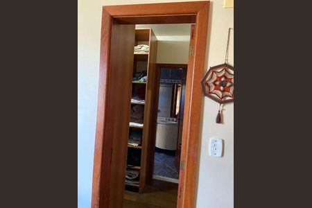 Casa à venda com 3 quartos, 303m² em Várzea das Moças, Niterói