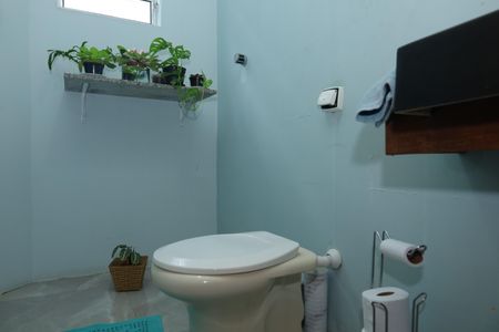 Casa à venda com 209m², 3 quartos e 2 vagasBanheiro 3 - Lavabo