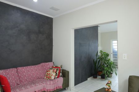 Casa à venda com 209m², 3 quartos e 2 vagasSala