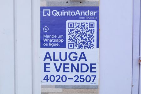 Casa à venda com 209m², 3 quartos e 2 vagasPlaca instalada na fachada do imóvel - Código da placa SDJH-223