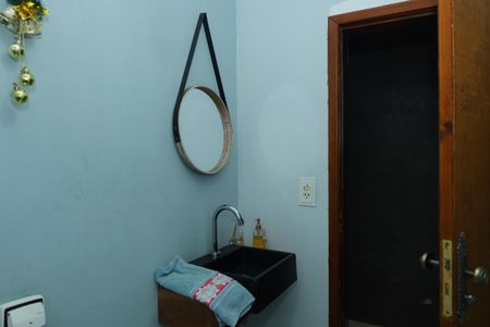 Casa à venda com 209m², 3 quartos e 2 vagasBanheiro 3 - Lavabo