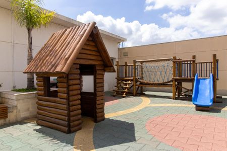 Apartamento para alugar com 64m², 2 quartos e 2 vagasÁrea comum - Playground