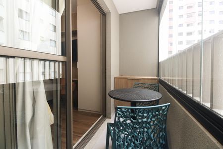 Studio para alugar com 25m², 1 quarto e sem vaga Studio para alugar com 25m², 1 quarto e sem vagaVaranda