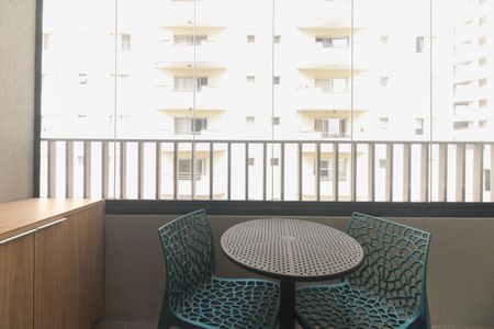 Studio para alugar com 25m², 1 quarto e sem vaga Studio para alugar com 25m², 1 quarto e sem vagaVaranda