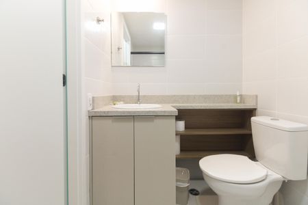 Studio para alugar com 25m², 1 quarto e sem vaga Studio para alugar com 25m², 1 quarto e sem vagaBanheiro Social