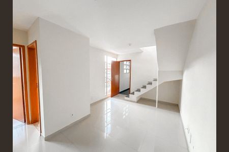 Apartamento para alugar com 2 quartos, 60m² em Frei Leopoldo, Belo Horizonte