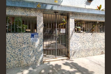 Apartamento à venda com 90m², 2 quartos e 1 vagaFachada e portaria