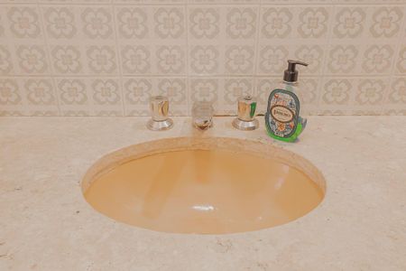 Apartamento à venda com 169m², 4 quartos e 2 vagas Apartamento à venda com 169m², 4 quartos e 2 vagasLavabo