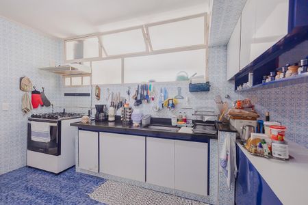 Apartamento à venda com 169m², 4 quartos e 2 vagas Apartamento à venda com 169m², 4 quartos e 2 vagasCozinha