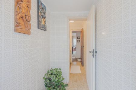 Apartamento à venda com 169m², 4 quartos e 2 vagas Apartamento à venda com 169m², 4 quartos e 2 vagasLavabo