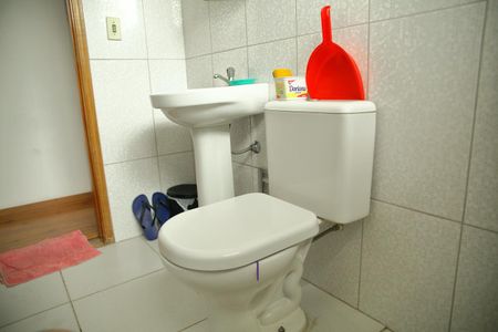 Casa à venda com 130m², 2 quartos e 2 vagasBanheiro 