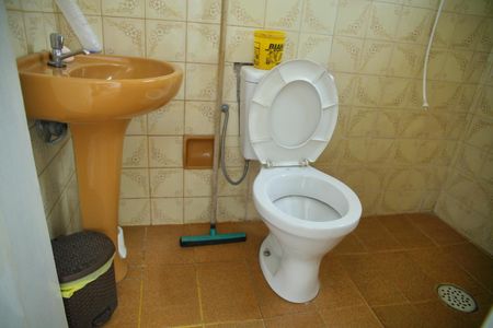 Casa à venda com 130m², 2 quartos e 2 vagasBanheiro de serviço