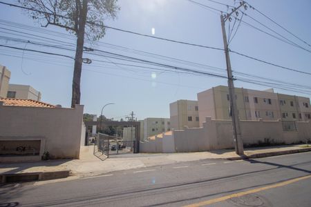 Apartamento para alugar com 45m², 2 quartos e 1 vaga Apartamento para alugar com 45m², 2 quartos e 1 vagaFachada