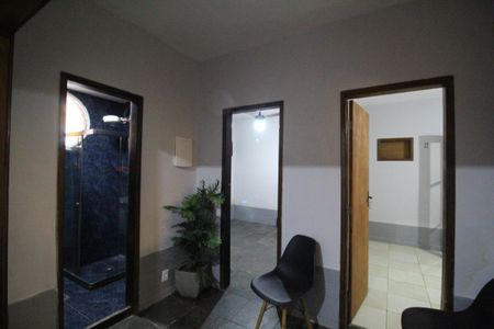 Sala de casa de condomínio à venda com 2 quartos, 108m² em Barra Olímpica, Rio de Janeiro