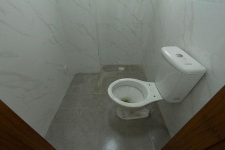 Banheiro de kitnet/studio para alugar com 1 quarto, 35m² em Jardim Simus, Sorocaba