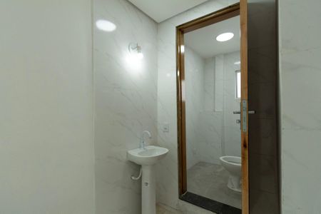 Banheiro de kitnet/studio para alugar com 1 quarto, 35m² em Jardim Simus, Sorocaba