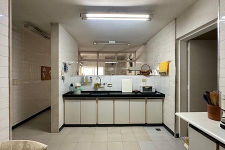 Apartamento para alugar com 300m², 4 quartos e 1 vaga