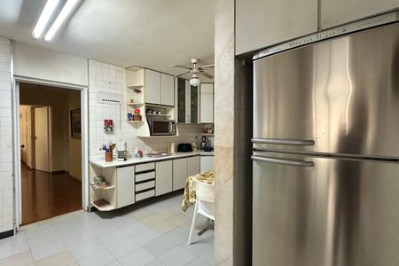 Apartamento para alugar com 300m², 4 quartos e 1 vaga