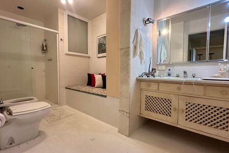 Apartamento para alugar com 300m², 4 quartos e 1 vaga