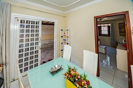 Casa à venda com 3 quartos, 270m² em Alípio de Melo, Belo Horizonte