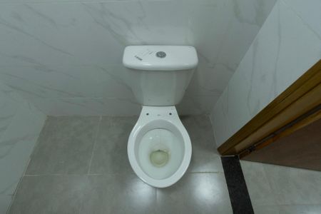 Banheiro de kitnet/studio para alugar com 1 quarto, 35m² em Jardim Simus, Sorocaba