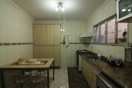 Casa à venda com 162m², 3 quartos e 2 vagasCozinha 