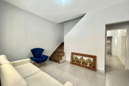 Casa à venda com 100m², 2 quartos e 1 vaga Casa à venda com 100m², 2 quartos e 1 vagaSala