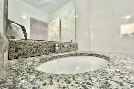 Casa à venda com 100m², 2 quartos e 1 vaga Casa à venda com 100m², 2 quartos e 1 vagaBanheiro da Suíte 1