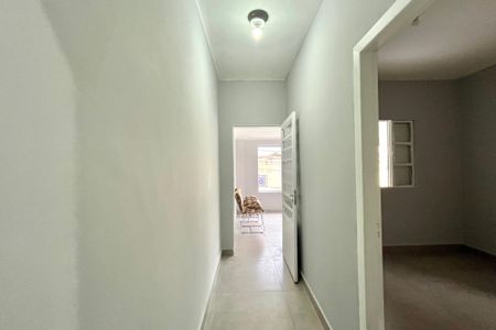 Casa à venda com 100m², 2 quartos e 1 vaga Casa à venda com 100m², 2 quartos e 1 vagaCorredor