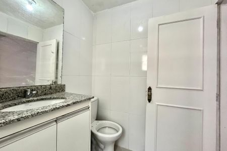 Casa à venda com 100m², 2 quartos e 1 vaga Casa à venda com 100m², 2 quartos e 1 vagaBanheiro da Suíte 1