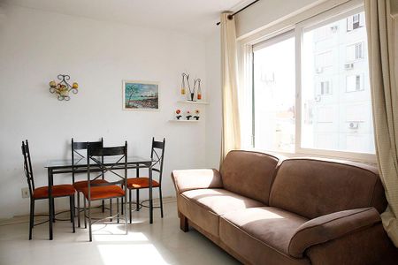 Sala de apartamento à venda com 1 quarto, 50m² em Centro Histórico, Porto Alegre