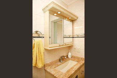 Banheiro de apartamento à venda com 1 quarto, 50m² em Centro Histórico, Porto Alegre