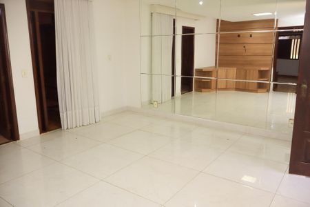 Casa para alugar com 782m², 8 quartos e 7 vagas Casa para alugar com 782m², 8 quartos e 7 vagasQuarto 6