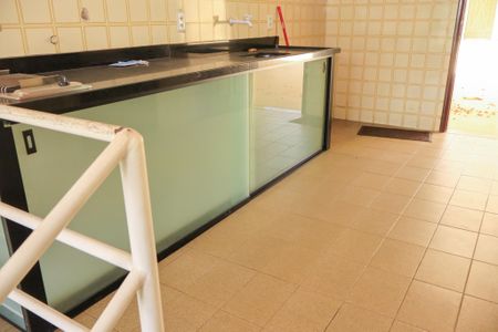 Casa para alugar com 782m², 8 quartos e 7 vagas Casa para alugar com 782m², 8 quartos e 7 vagasCozinha