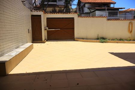 Casa para alugar com 782m², 8 quartos e 7 vagas Casa para alugar com 782m², 8 quartos e 7 vagasÁrea externa