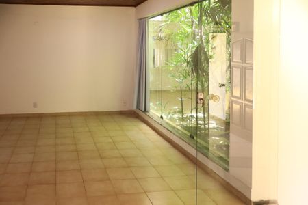 Casa para alugar com 782m², 8 quartos e 7 vagas Casa para alugar com 782m², 8 quartos e 7 vagasSala 1