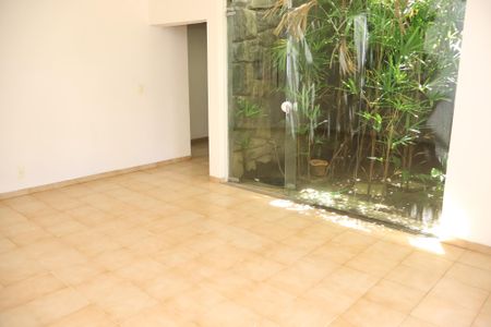 Casa para alugar com 782m², 8 quartos e 7 vagas Casa para alugar com 782m², 8 quartos e 7 vagasSala 1