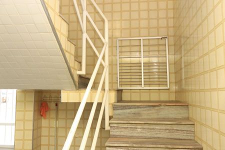 Casa para alugar com 782m², 8 quartos e 7 vagas Casa para alugar com 782m², 8 quartos e 7 vagasEscada