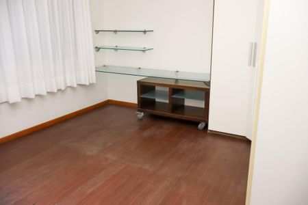 Casa para alugar com 782m², 8 quartos e 7 vagas Casa para alugar com 782m², 8 quartos e 7 vagasQuarto 3