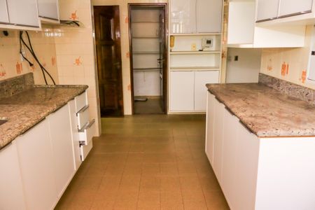 Casa para alugar com 782m², 8 quartos e 7 vagas Casa para alugar com 782m², 8 quartos e 7 vagasCozinha