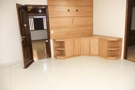 Casa para alugar com 782m², 8 quartos e 7 vagas Casa para alugar com 782m², 8 quartos e 7 vagasQuarto 6