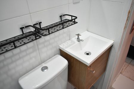 Banheiro de casa para alugar com 1 quarto, 35m² em Planalto Paulista, São Paulo