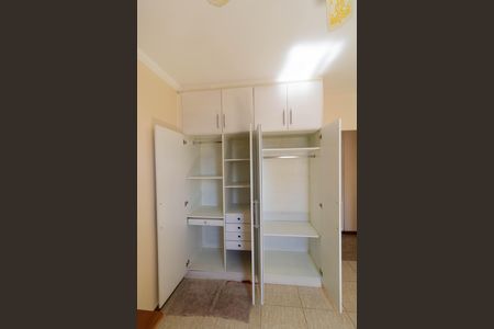 Apartamento à venda com 100m², 3 quartos e sem vagaQuarto 