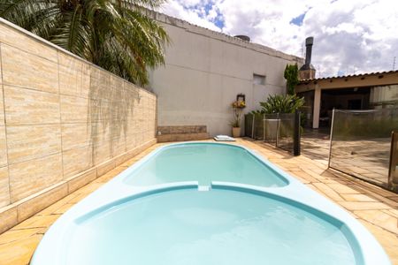 Casa à venda com 229m², 3 quartos e 4 vagasPiscina