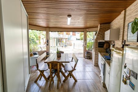 Casa à venda com 229m², 3 quartos e 4 vagasChurrasqueira