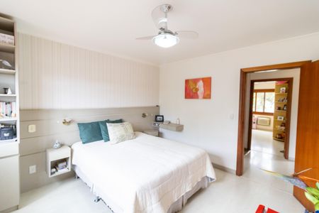 Casa à venda com 229m², 3 quartos e 4 vagasSuíte