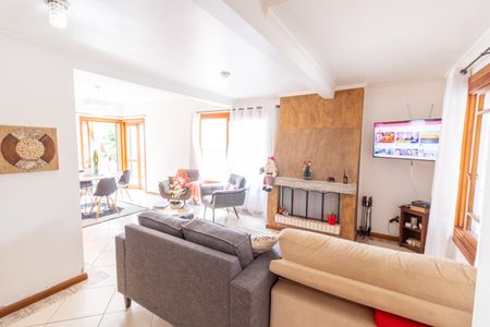 Casa à venda com 229m², 3 quartos e 4 vagasSala