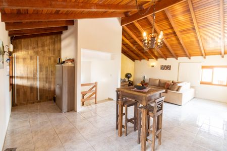 Casa à venda com 229m², 3 quartos e 4 vagasSala 2